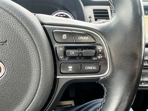 Used 2017 Kia Niro Touring w/ Advanced Technology Package image 23