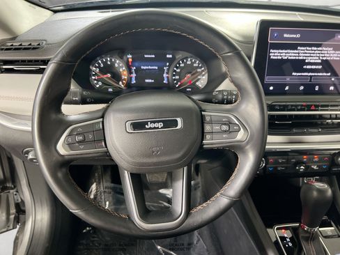 Used 2022 Jeep Compass Limited w/ Sun and Sound Group AWD/4WD image 11
