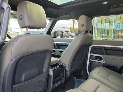 Used 2024 Land Rover Defender 110 S image 16