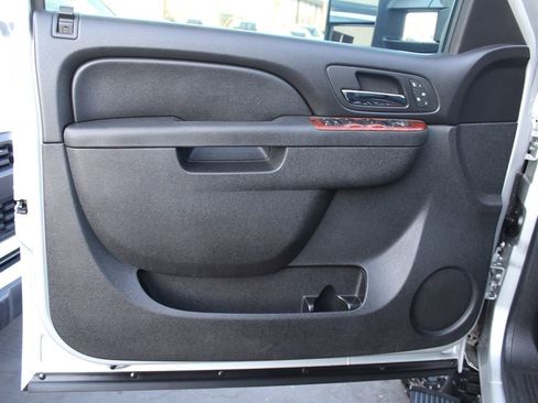 Used 2011 GMC Sierra 2500 SLT w/ SLT Convenience Package image 19