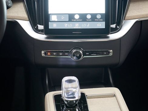 New 2026 Volvo XC90 B5 Plus w/ Protection Package AWD/4WD image 29