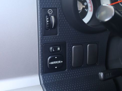 Used 2007 Toyota FJ Cruiser 4WD image 18