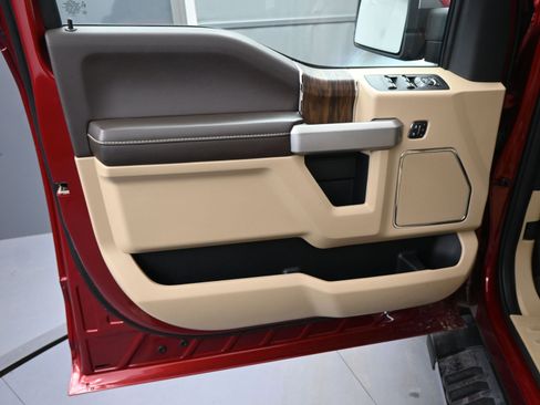 Used 2019 Ford F150 Lariat w/ Equipment Group 502A Luxury image 16