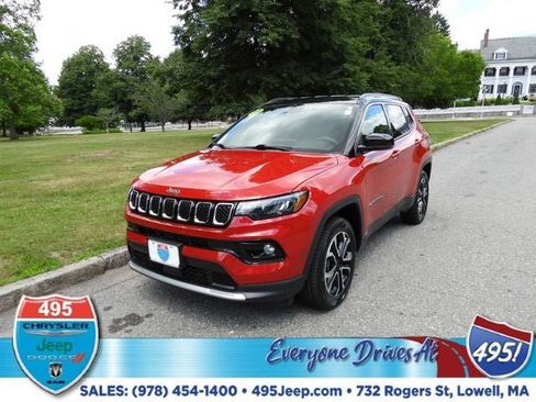 Used 2023 Jeep Compass Limited AWD/4WD image 1