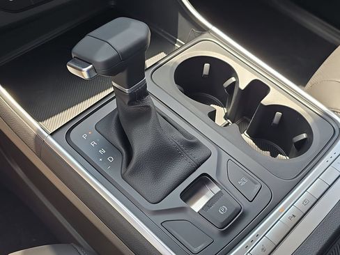 New 2027 Kia Carnival FWD image 26