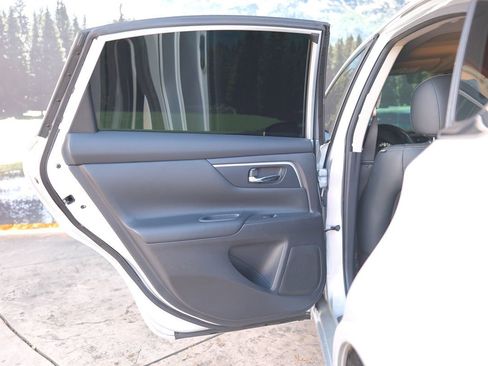 Used 2016 Nissan Altima 3.5 SL w/ 3.5 Technology Package image 35