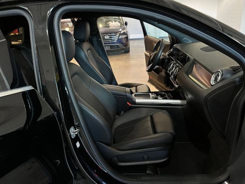 Used 2025 Mercedes-Benz GLA 250 image 37