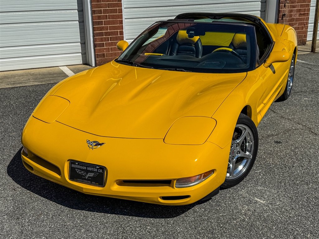 Used 2003 Chevrolet Corvette Coupe w/ Preferred Equipment Group RWD image 10