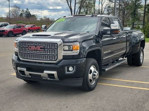 Used 2019 GMC Sierra 3500 Denali AWD/4WD image 2