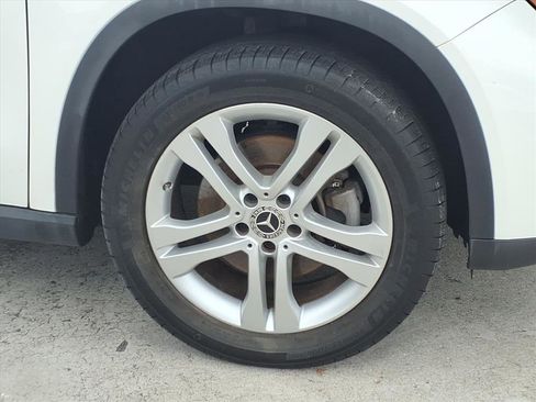 Used 2019 Mercedes-Benz GLA 250 4MATIC image 11