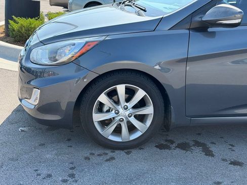 Used 2013 Hyundai Accent SE FWD image 6