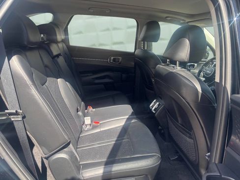 Used 2023 Kia Sorento S w/ Panoramic Sunroof Package FWD image 19