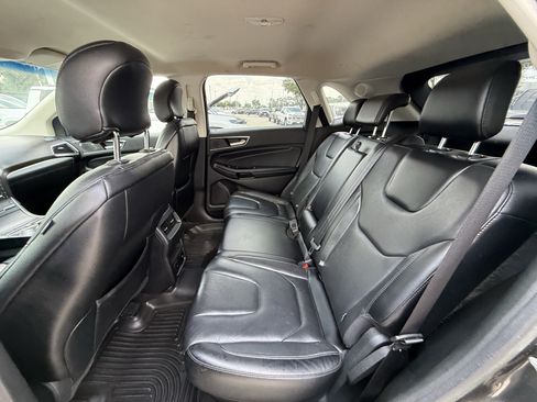 Used 2019 Ford Edge Titanium FWD image 28