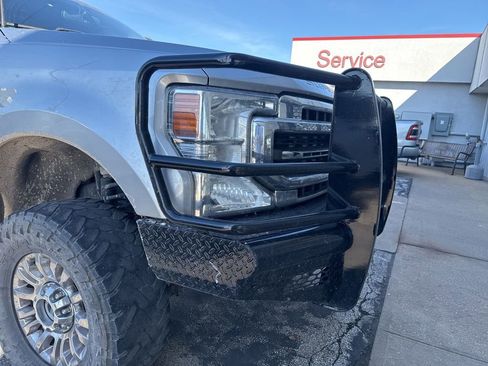 Used 2022 Ford F350 Lariat w/ Chrome Package image 3