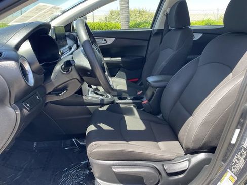 Used 2024 Kia Forte LX FWD image 17