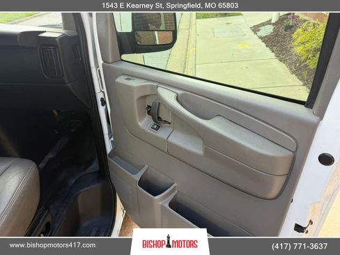 Used 2015 GMC Savana 2500 RWD image 11