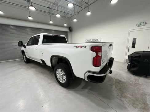 Used 2023 Chevrolet Silverado 3500 LT image 6
