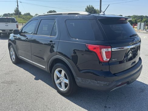 Used 2019 Ford Explorer XLT w/ Equipment Group 202A FWD image 7