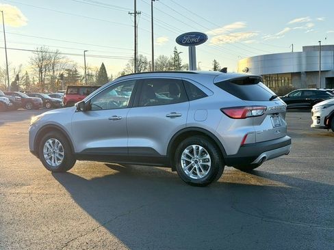 Certified 2020 Ford Escape SE image 6