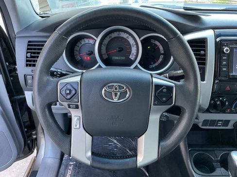 Used 2015 Toyota Tacoma PreRunner w/ TRD Off-Road Package RWD image 17