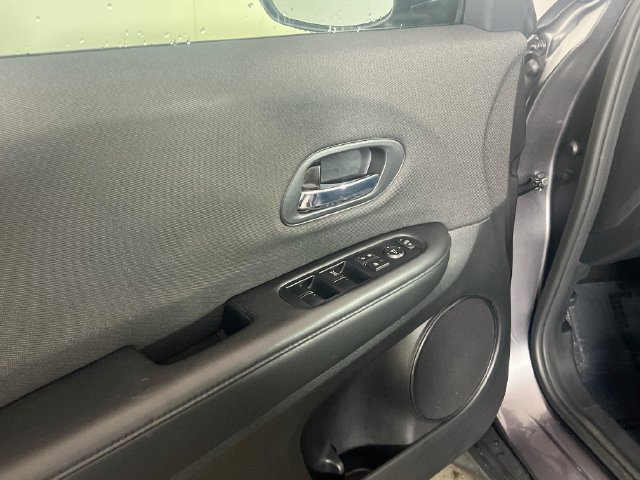 Used 2021 Honda HR-V LX image 17