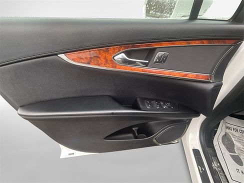 Used 2018 Lincoln MKX Reserve w/ Lincoln MKX Climate Package image 14