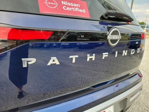 Certified 2022 Nissan Pathfinder Platinum w/ Cargo Package image 10