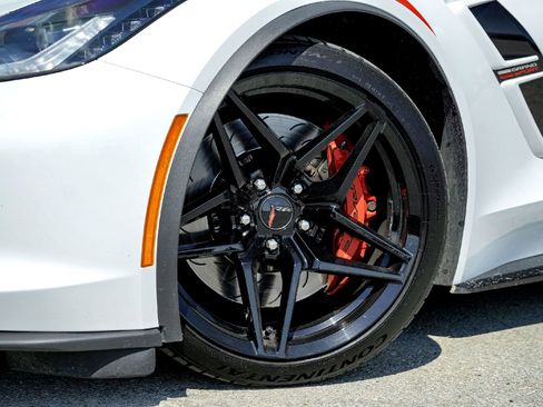 Used 2017 Chevrolet Corvette Grand Sport image 2