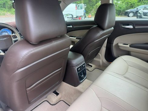 Used 2012 Chrysler 300 C Luxury Series RWD image 18