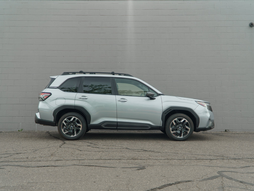 Used 2025 Subaru Forester Limited w/ Popular Package #2 AWD/4WD image 8