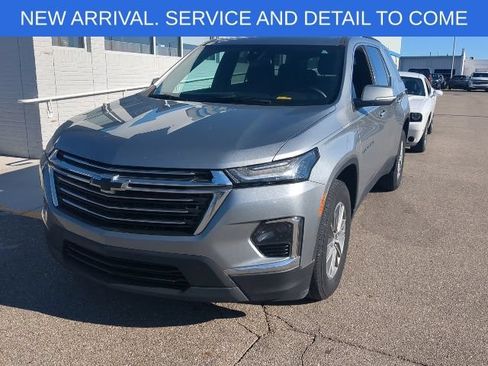 Certified 2023 Chevrolet Traverse LT FWD image 1