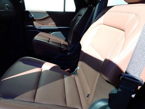 New 2025 Lincoln Navigator Reserve image 16