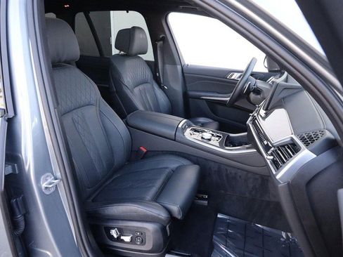 Used 2025 BMW X5 M60i image 29