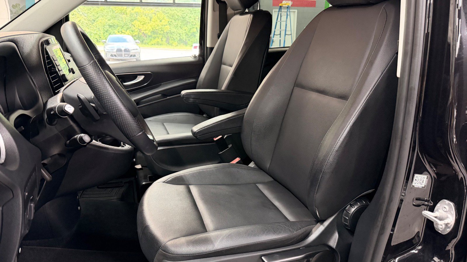 Used 2023 Mercedes-Benz Metris Passenger image 23