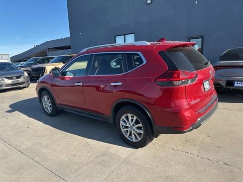 Used 2017 Nissan Rogue SV w/ SV Premium Package image 9