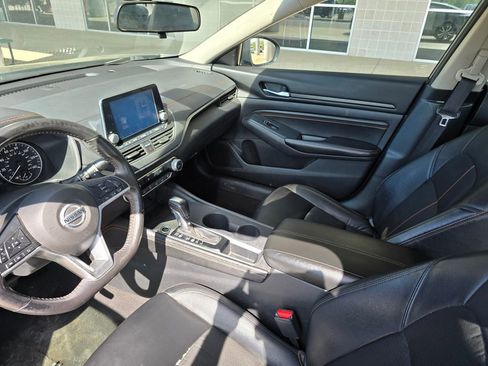 Used 2022 Nissan Altima 2.5 SR FWD image 16