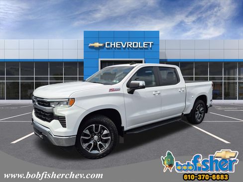 Certified 2022 Chevrolet Silverado 1500 LT w/ Z71 Off-Road Package AWD/4WD image 1