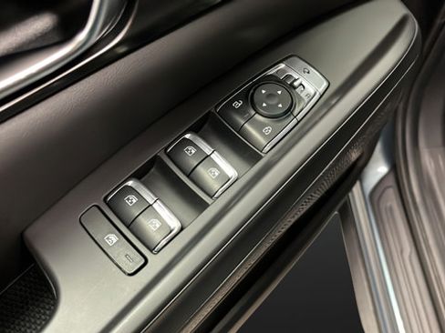 Used 2025 Kia Carnival SX Prestige FWD image 22
