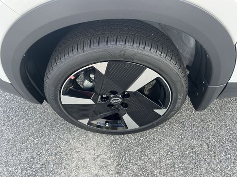 New 2025 Nissan Kicks SR FWD image 11