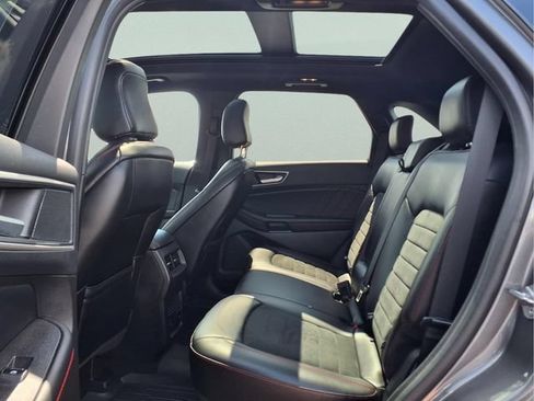 Used 2024 Ford Edge ST-Line w/ Class II Trailer Tow Package AWD/4WD image 13