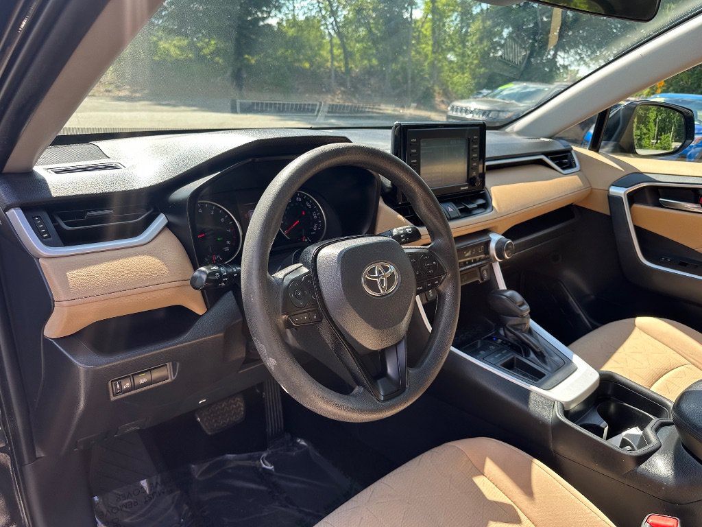Used 2021 Toyota RAV4 XLE FWD image 11
