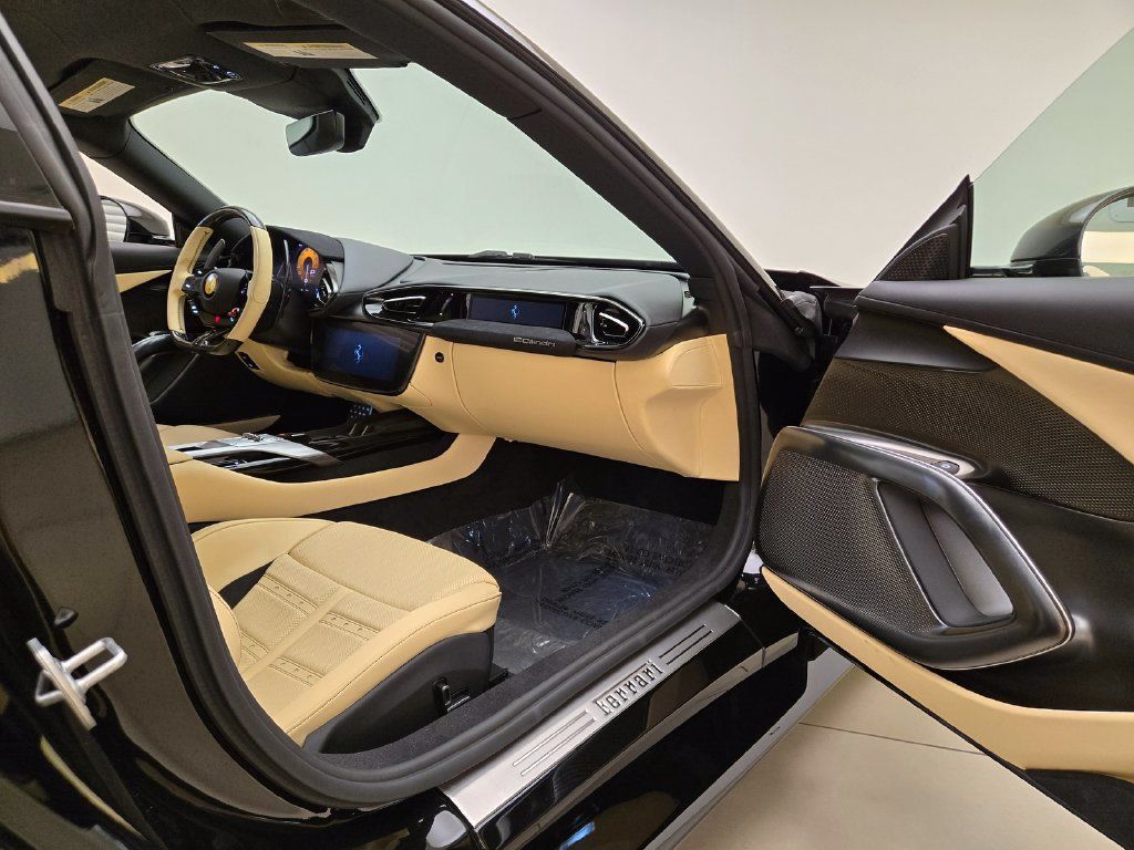 Used 2025 Ferrari 12Cilindri RWD image 19