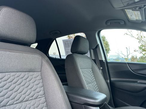 Used 2021 Chevrolet Equinox LT image 19