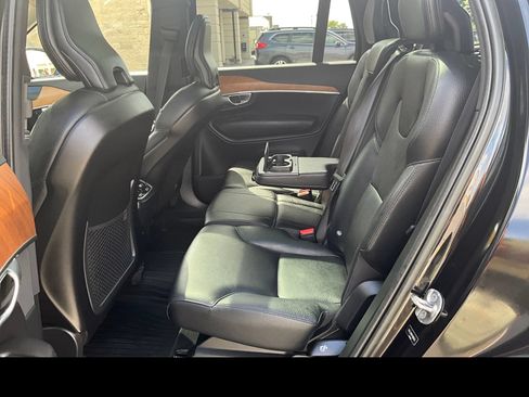Used 2023 Volvo XC90 B5 Plus w/ Protection Package Premier AWD/4WD image 10