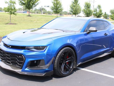 Used 2018 Chevrolet Camaro ZL1 RWD image 23