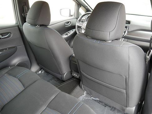 Used 2025 Nissan Leaf S image 41