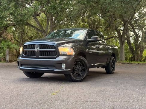 Used 2015 RAM 1500 Express RWD image 1
