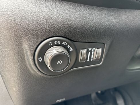 New 2026 Jeep Compass Latitude AWD/4WD image 12