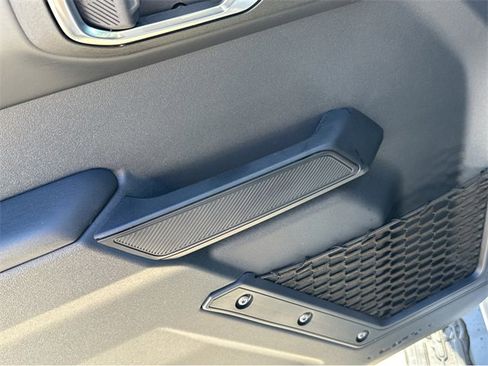 New 2025 Ford Bronco Outer Banks w/ Sasquatch Package image 39