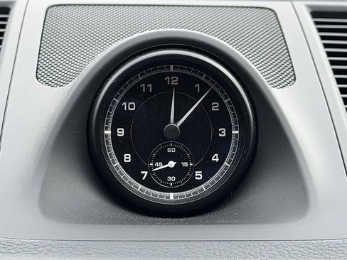 Certified 2024 Porsche Macan image 14